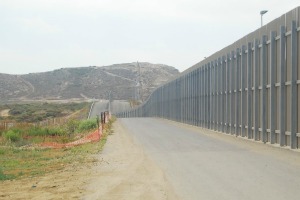 Wall at US-Mexico border.JPG